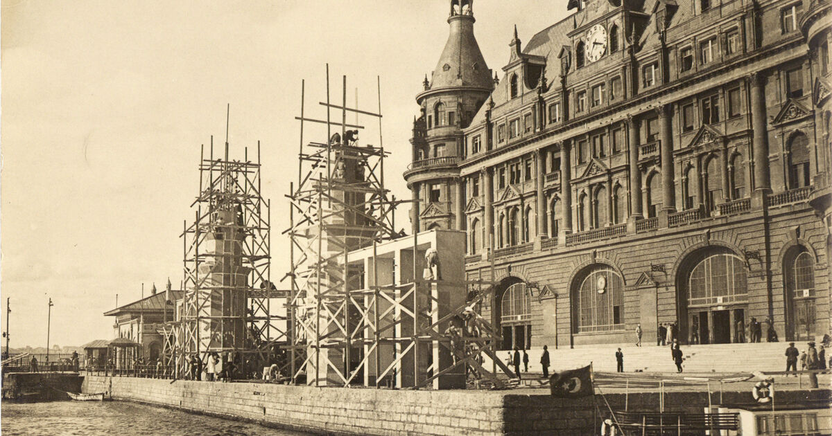 Salt Research: Haydarpaşa Tren Garı - Haydarpaşa Train Station