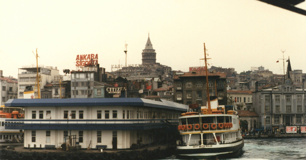 Salt Research: Karaköy İskelesi - Karaköy Pier